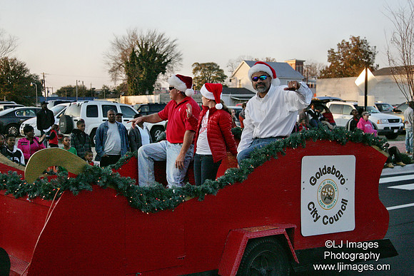 ljimages_2012_Goldsboro_Christmas_Parade (31)
