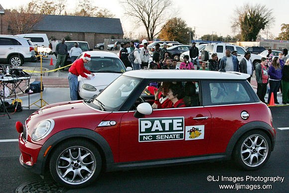 ljimages_2012_Goldsboro_Christmas_Parade (44)