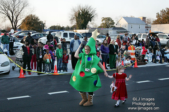 ljimages_2012_Goldsboro_Christmas_Parade (72)