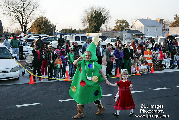 ljimages_2012_Goldsboro_Christmas_Parade (73)